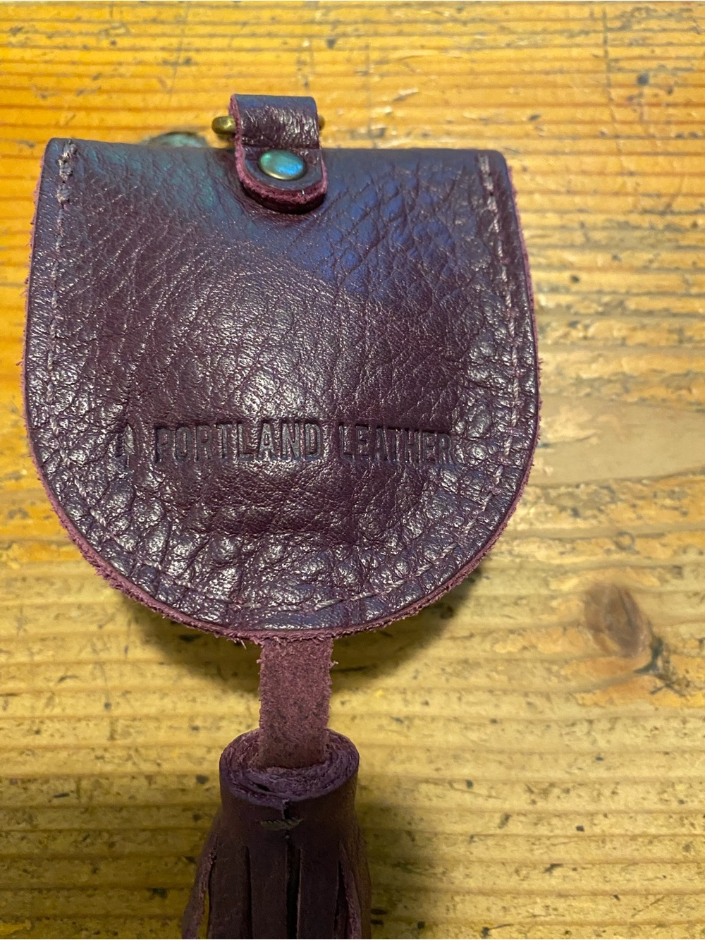 Portland Leather Plum Nimbus Pouch - Picture 2 of 2